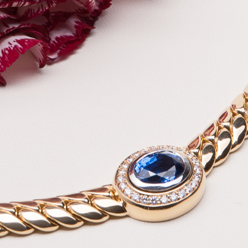 Collier Gold mit Saphir und Brillanten